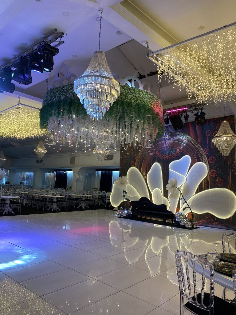 Nişan organizasyonu için Beyazgül salon dekorasyonu