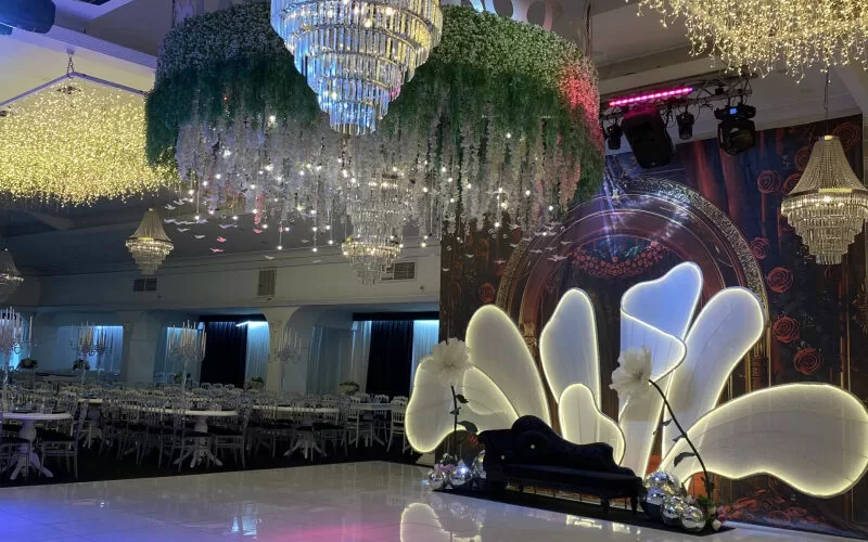 Nişan organizasyonu için Beyazgül salon dekorasyonu